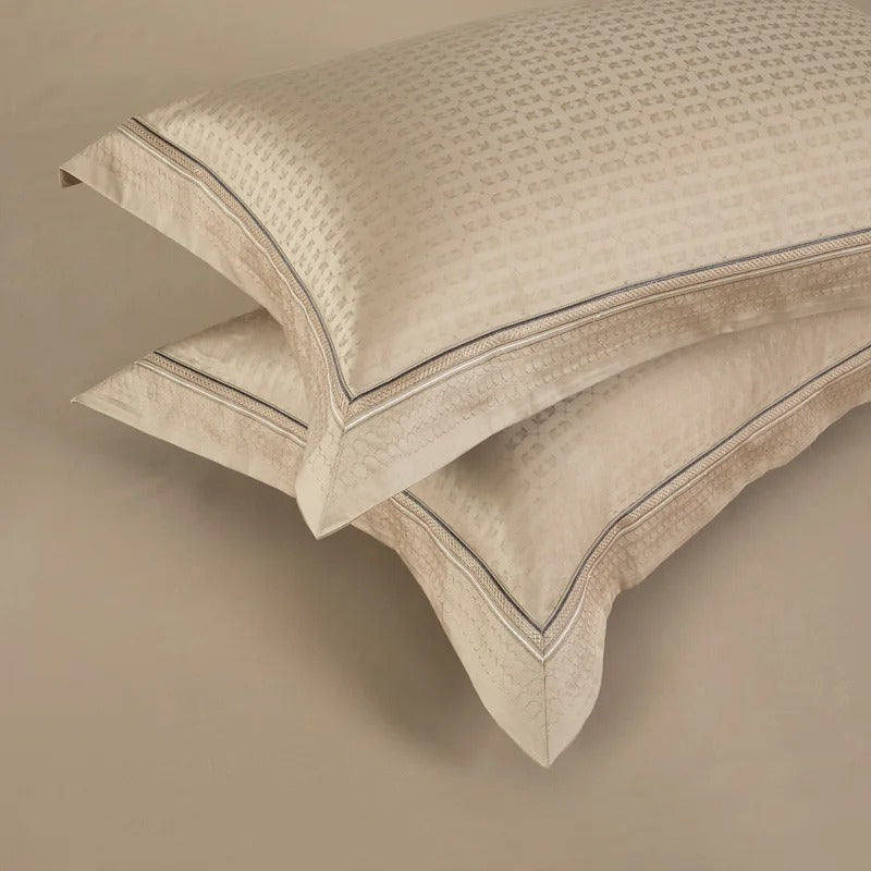 Vaikon Luxurious Mirage Bedding Set crafted from Egyptian Cotton with Jacquard detailing