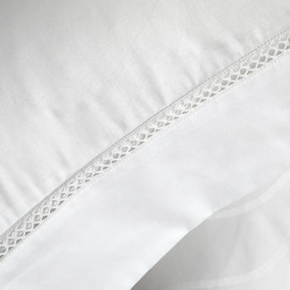 Vaikon Luxurious Bedding Set with Isla Jacquard Design, Crafted from Egyptian Cotton