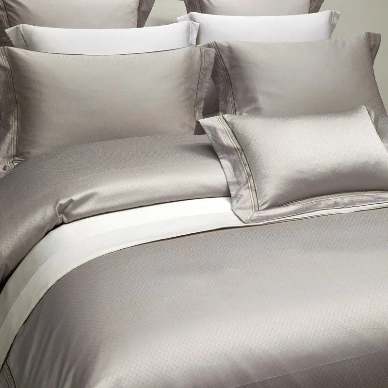Vaikon Luxuriate in the opulence of the Linnea Egyptian Cotton Jacquard Bedding Collection.